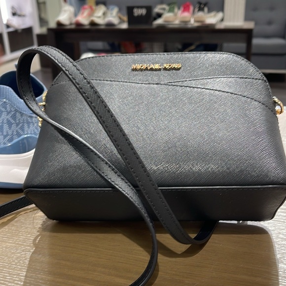 MICHAEL KORS
Jet Set Travel Medium Dome Crossbody Bag XCROSS XBODY
Black
NWT - Picture 7 of 16